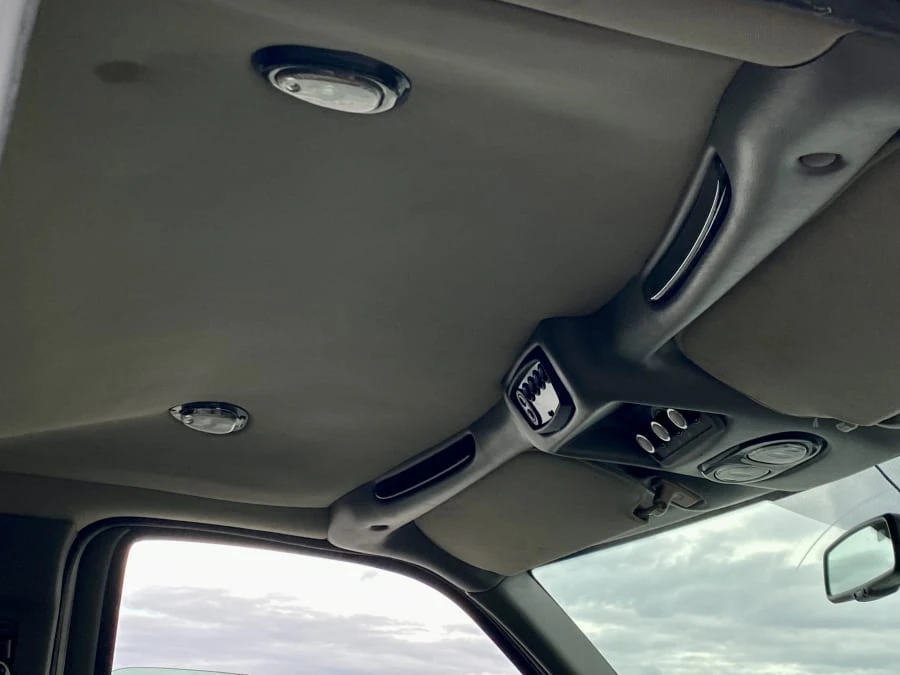 2009 Chevrolet Express - Image 8 of 20
