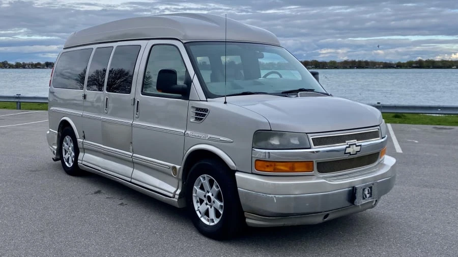 2009 Chevrolet Express - Image 4 of 20