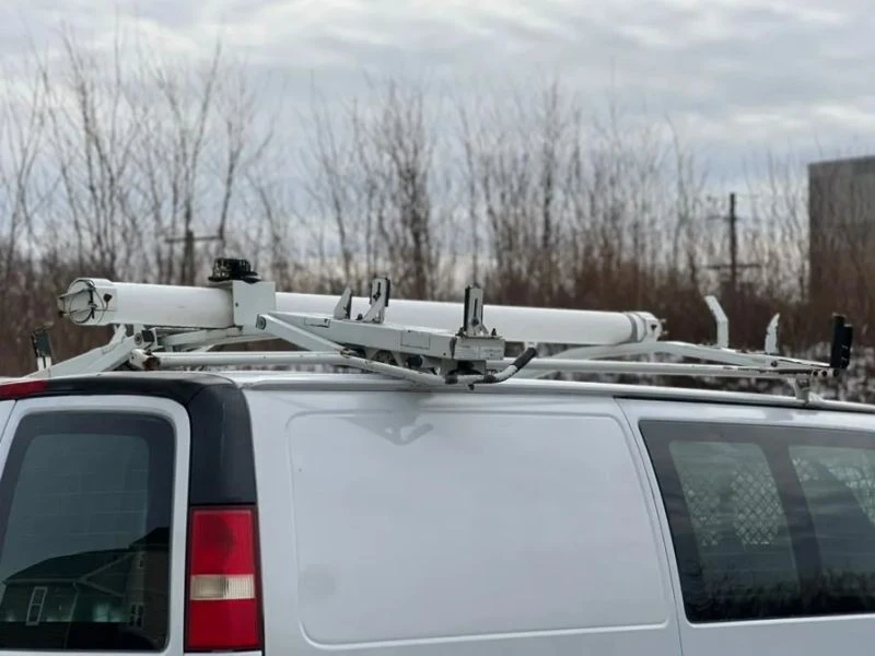 2009 Chevrolet Express - Image 10 of 12