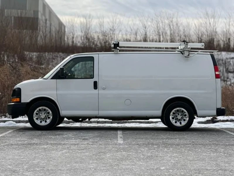 2009 Chevrolet Express - Image 5 of 12