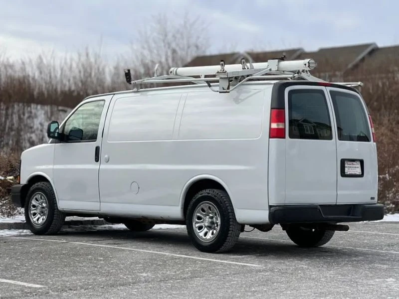 2009 Chevrolet Express - Image 6 of 12
