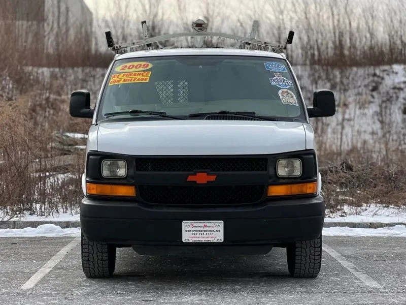 2009 Chevrolet Express - Image 3 of 12