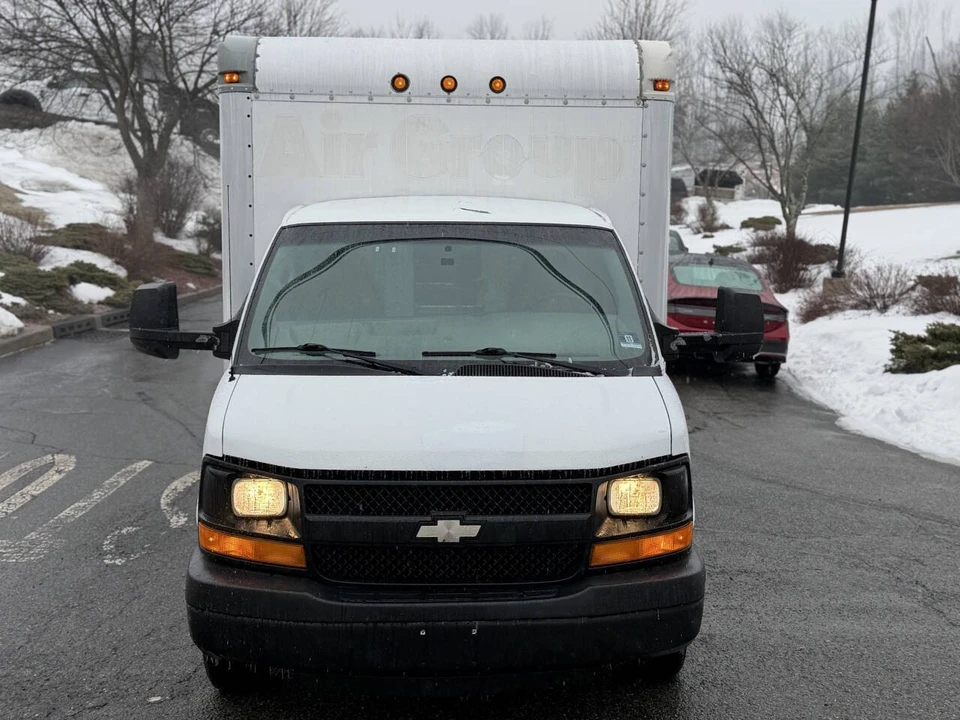 2009 Chevrolet Express - Image 3 of 17