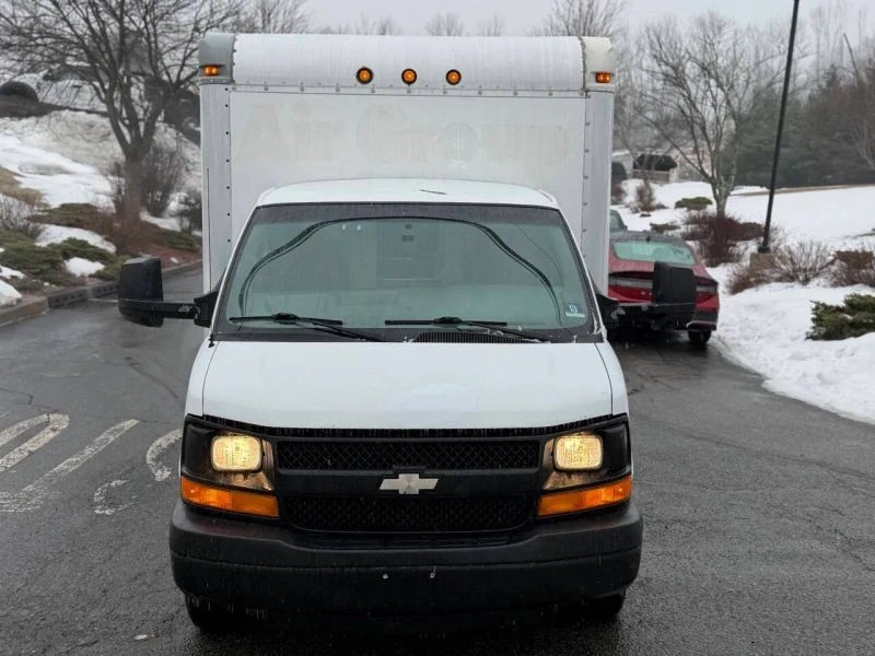 2009 Chevrolet Express - Image 3 of 12