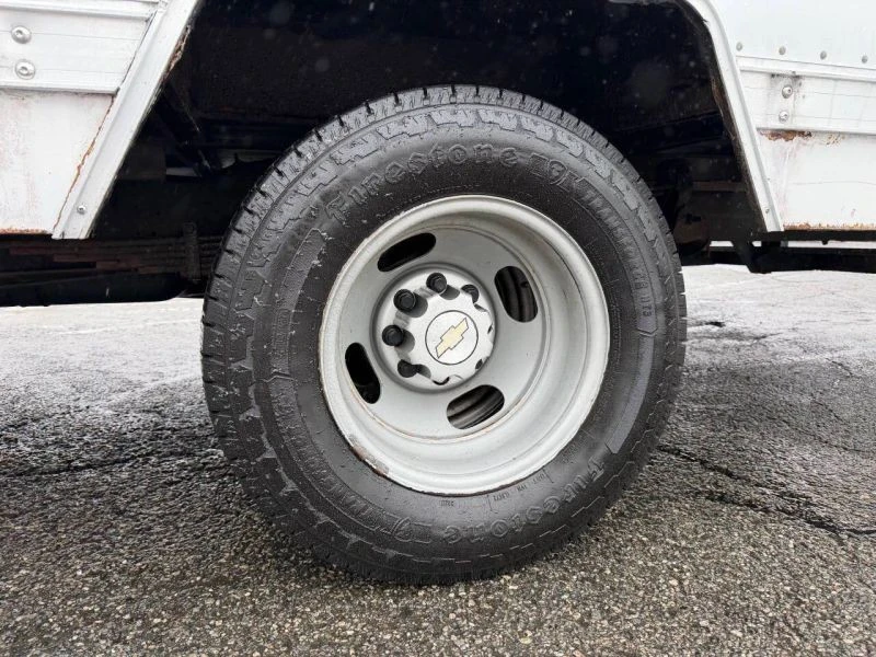 2009 Chevrolet Express - Image 12 of 12