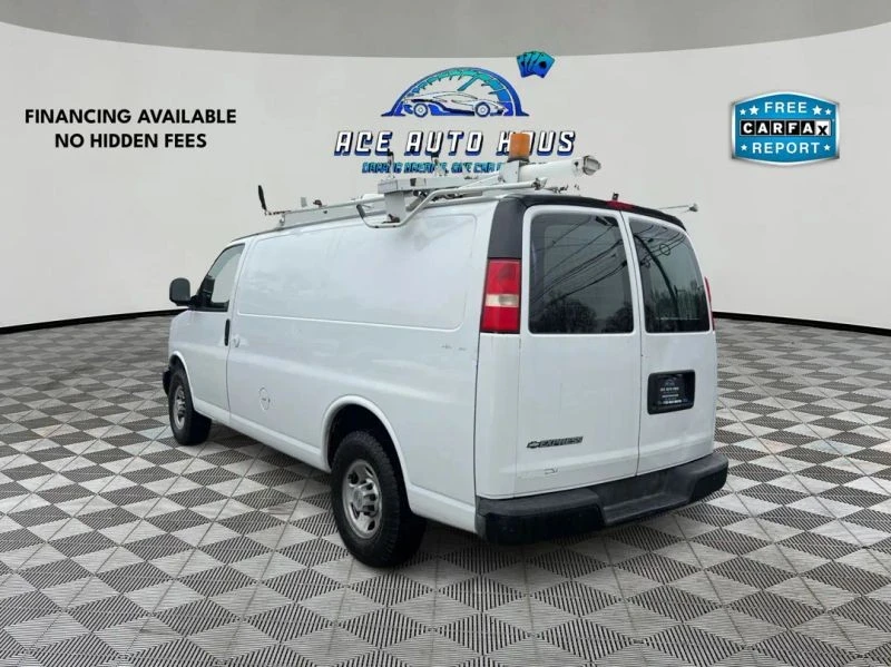 2009 Chevrolet Express - Image 5 of 12