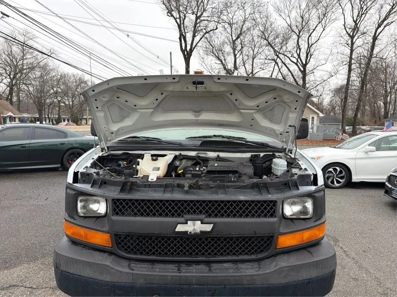 2009 Chevrolet Express - Image 11 of 12