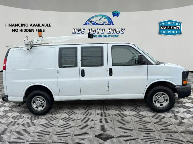 2009 Chevrolet Express - Image 8 of 12