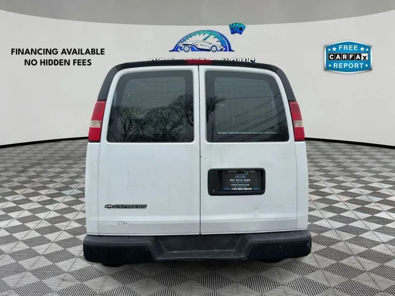 2009 Chevrolet Express - Image 6 of 12