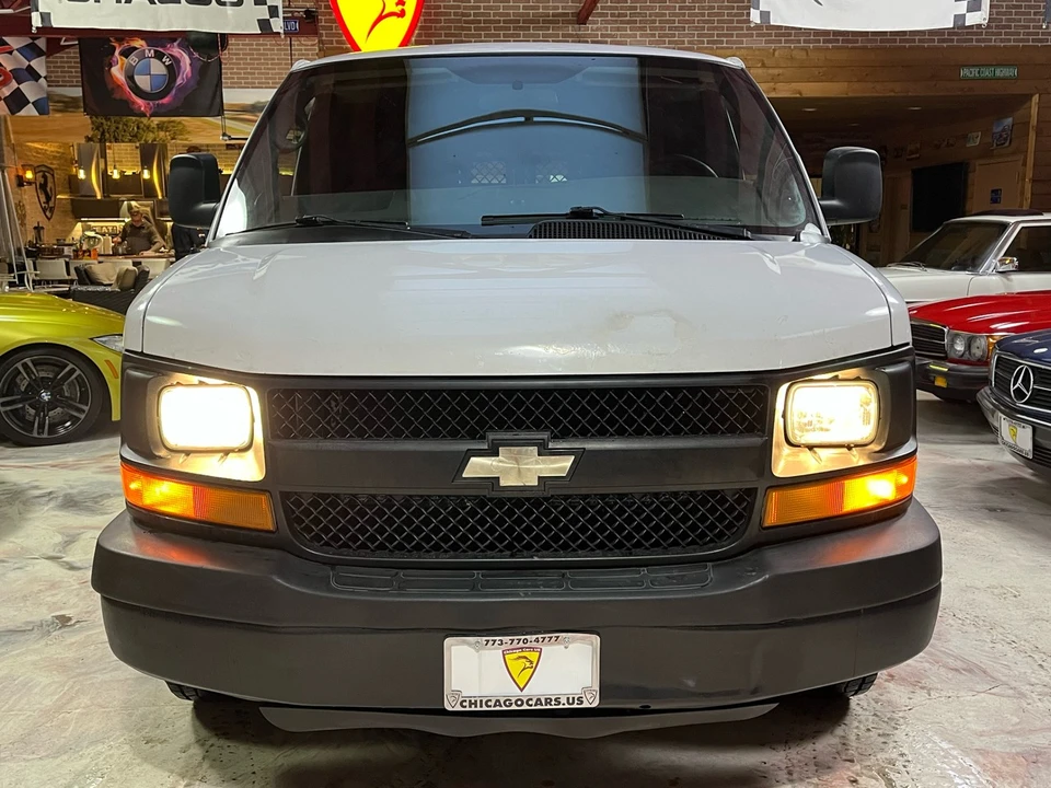 2009 Chevrolet Express - Image 7 of 21