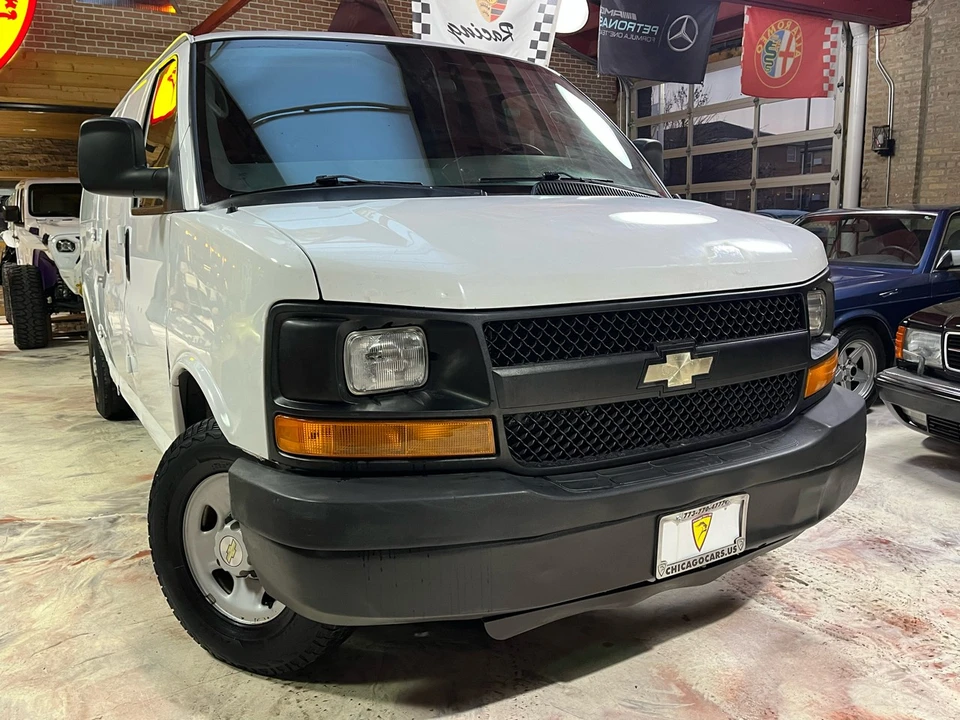 2009 Chevrolet Express - Image 3 of 21
