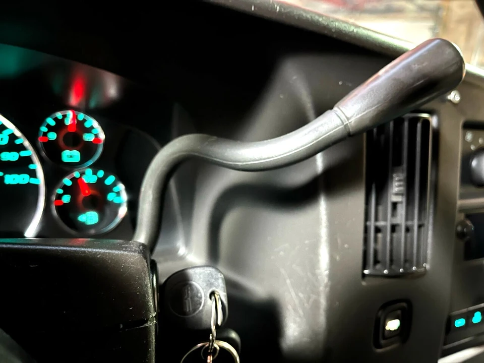 2009 Chevrolet Express - Image 14 of 21