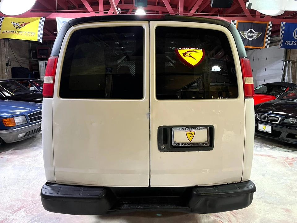 2009 Chevrolet Express - Image 5 of 21