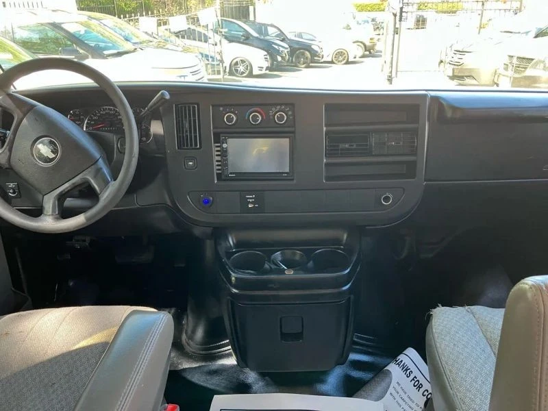 2009 Chevrolet Express - Image 9 of 11