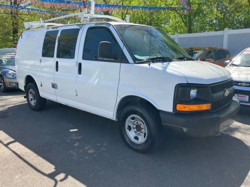 2009 Chevrolet Express - Image 3 of 11