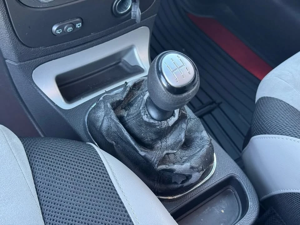 2009 Chevrolet HHR - Image 13 of 20