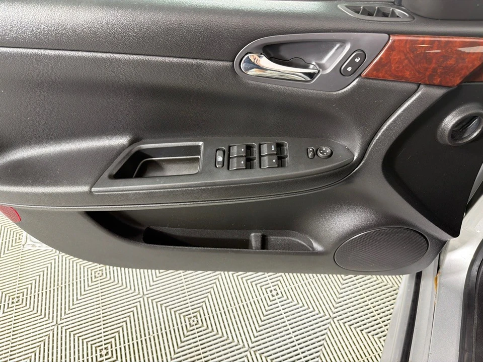 2009 Chevrolet Impala 9th Gen - Image 11 of 26