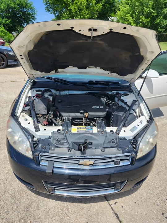 2009 Chevrolet - Image 14 of 15