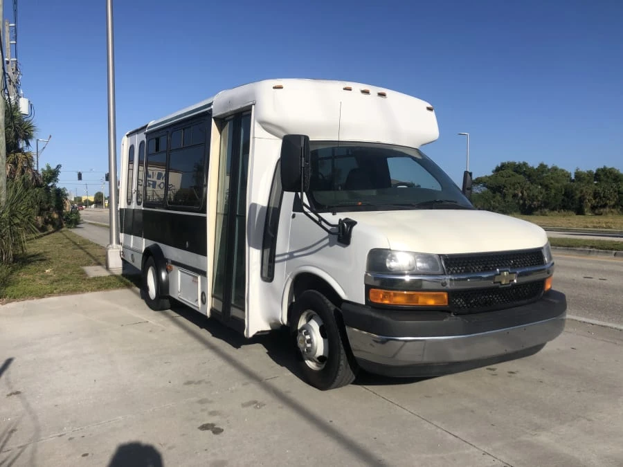 2009 Chevrolet Express - Image 6 of 6