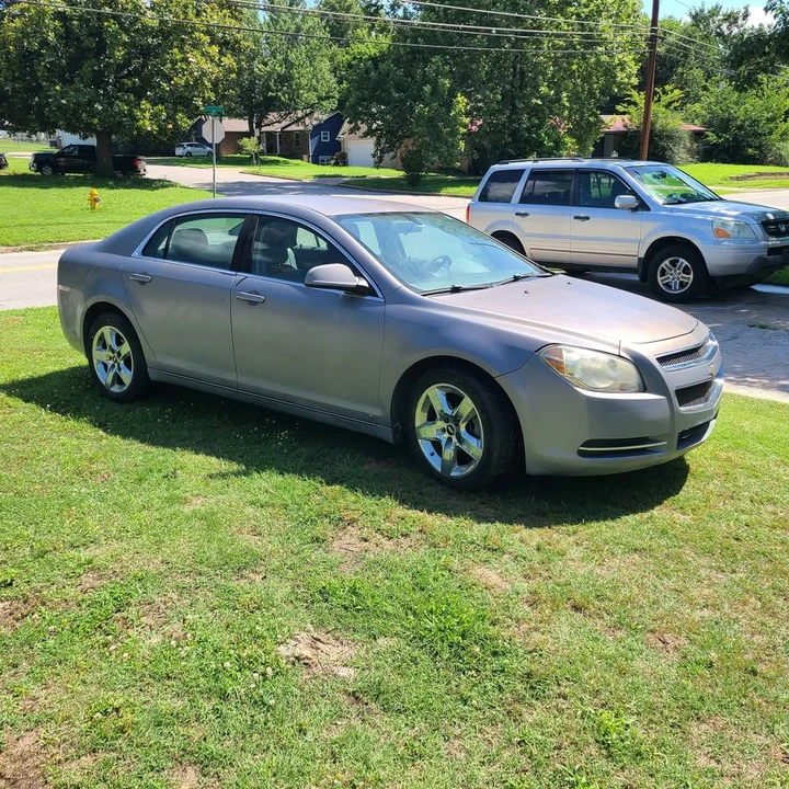2009 Chevrolet Malibu - Image 2 of 11