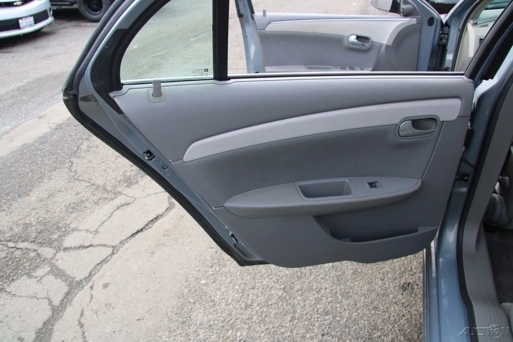 2009 Chevrolet Malibu - Image 18 of 21