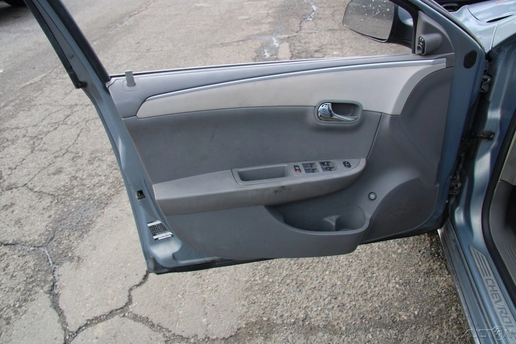 2009 Chevrolet Malibu - Image 11 of 21
