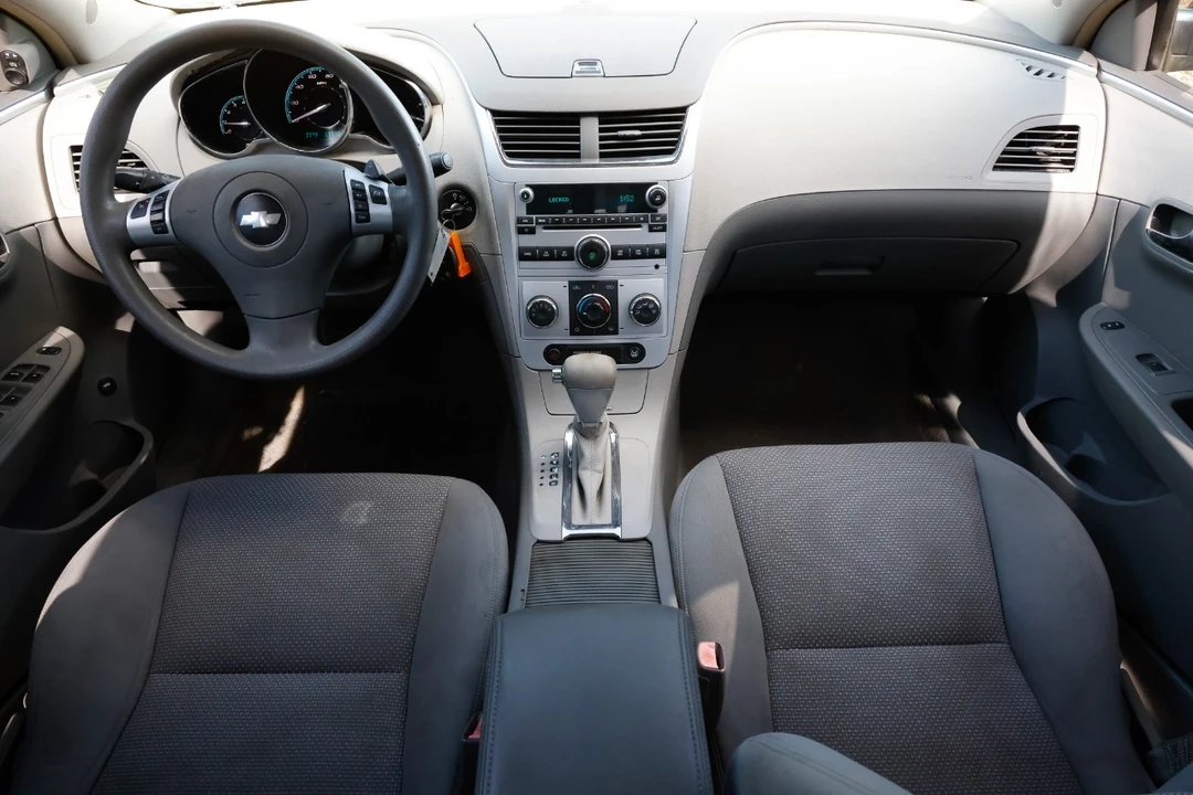 2009 Chevrolet Malibu - Image 2 of 12