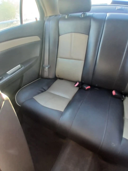 2009 Chevrolet Malibu - Image 10 of 19