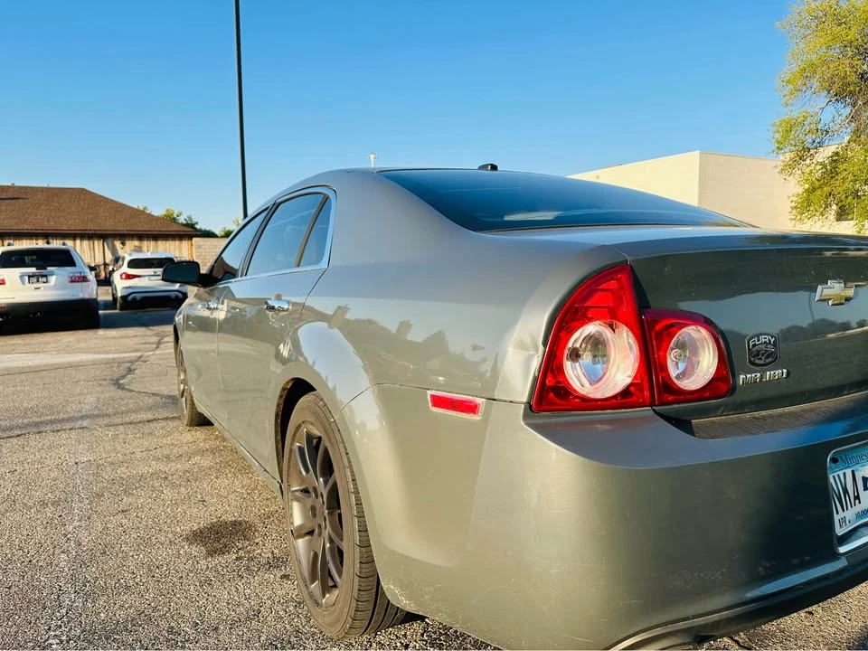 2009 Chevrolet Malibu - Image 2 of 6