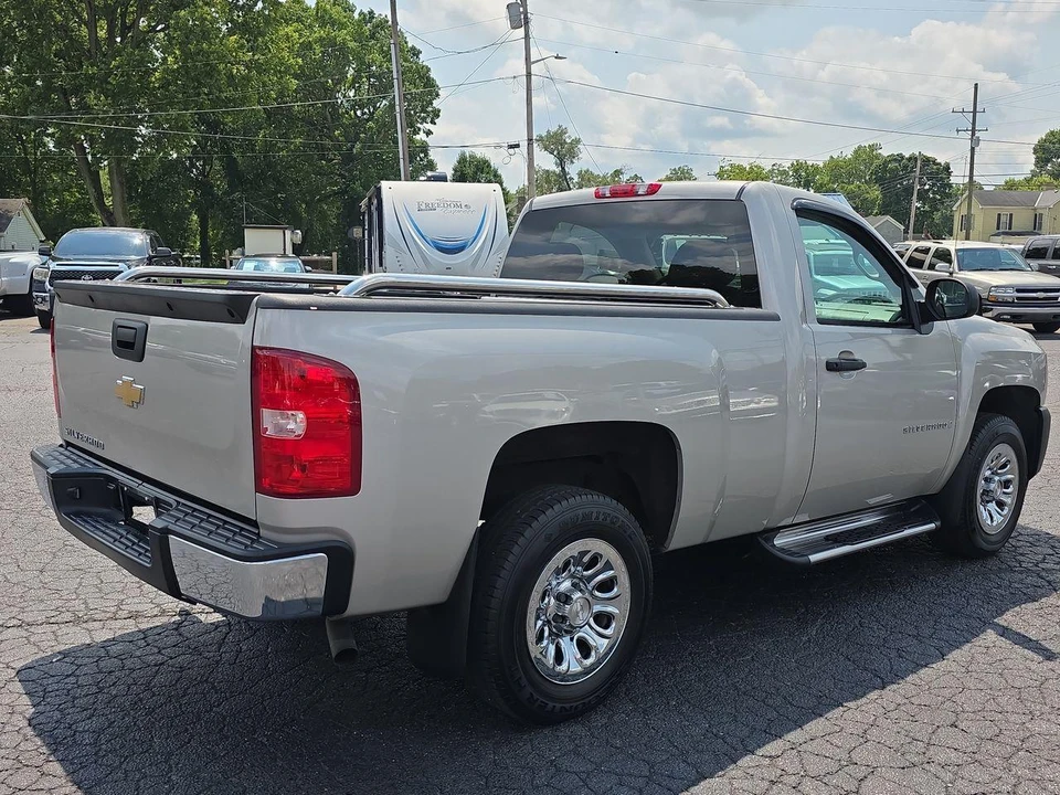 2009 Chevrolet Silverado 2nd Gen - Image 2 of 31