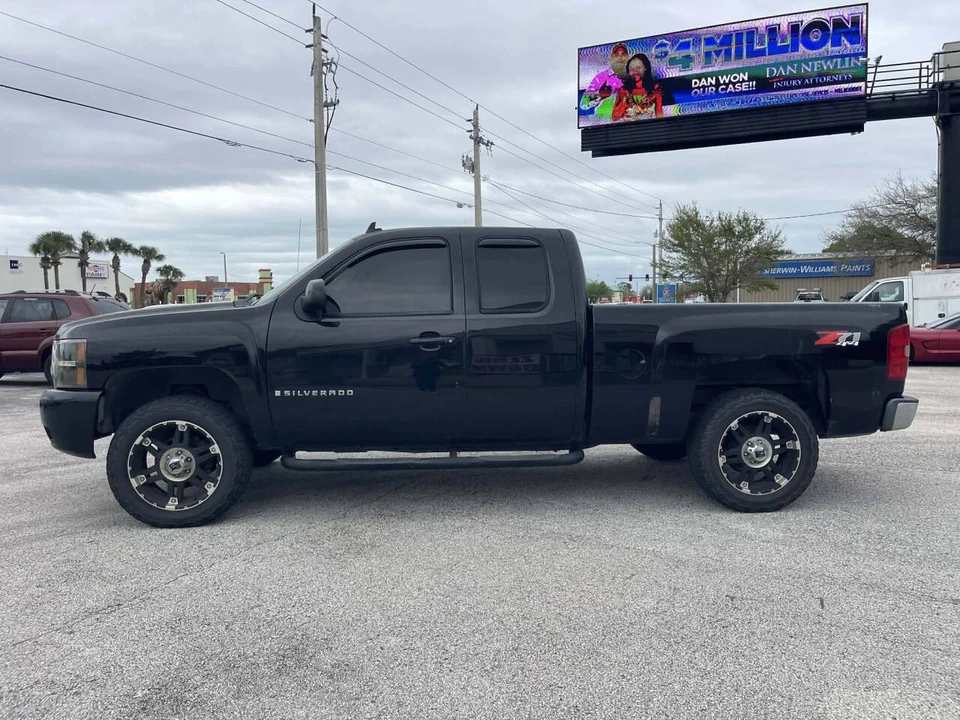 2009 Chevrolet Silverado 2nd Gen - Image 3 of 21
