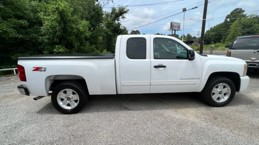 2009 Chevrolet Silverado 2nd Gen - Image 2 of 11