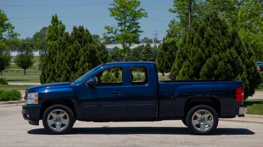 2009 Chevrolet Silverado 2nd Gen - Image 2 of 12