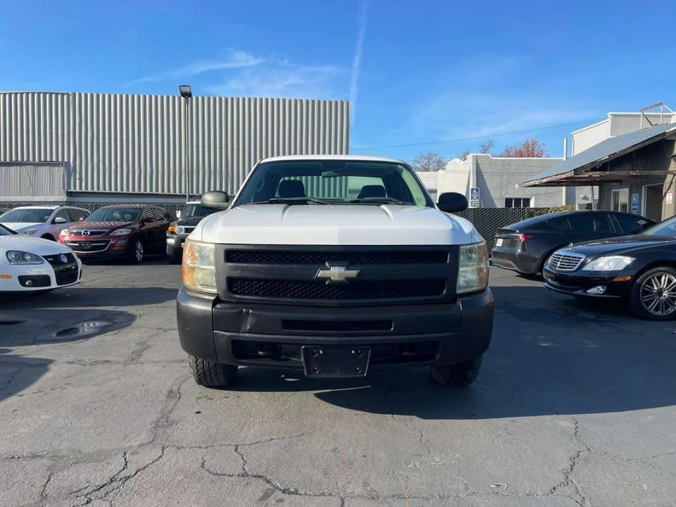 2009 Chevrolet Silverado 2nd Gen - Image 2 of 17