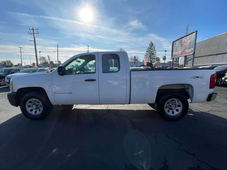 2009 Chevrolet Silverado 2nd Gen - Image 3 of 17