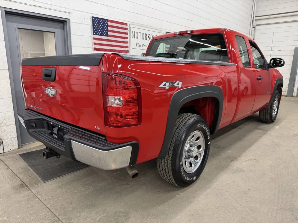 2009 Chevrolet Silverado 2nd Gen - Image 2 of 12