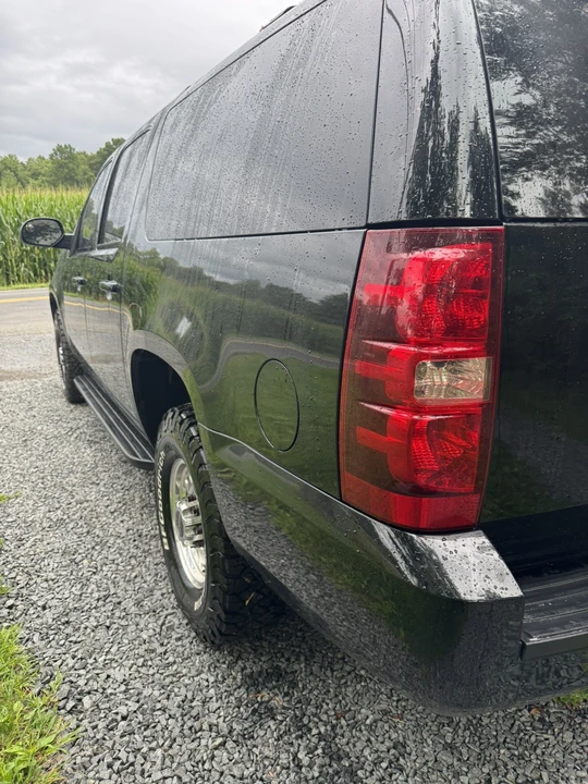2009 Chevrolet Suburban 10th Gen - Image 28 of 31