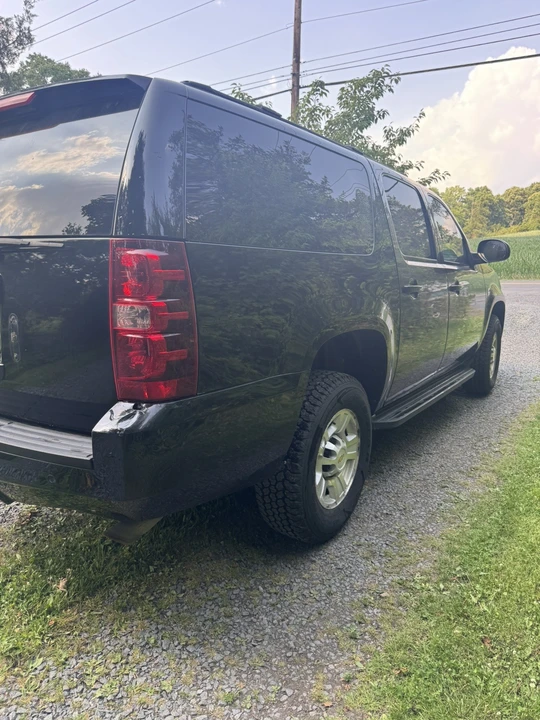 2009 Chevrolet Suburban 10th Gen - Image 15 of 25