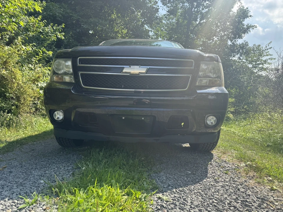 2009 Chevrolet Suburban 10th Gen - Image 6 of 31