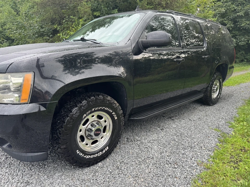 2009 Chevrolet Suburban 10th Gen - Image 21 of 31
