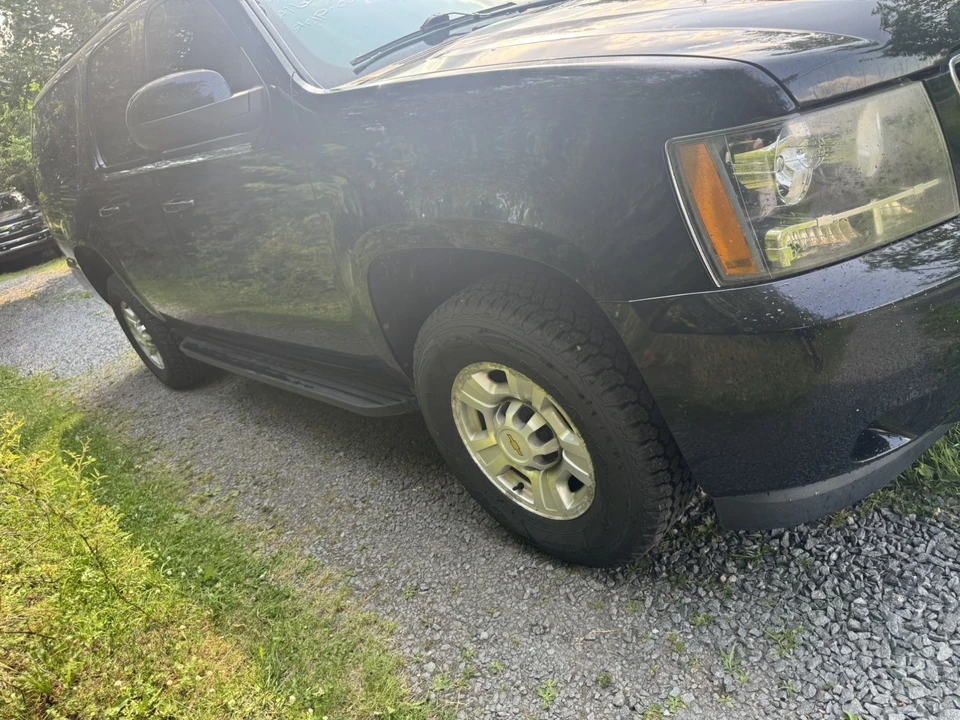 2009 Chevrolet Suburban 10th Gen - Image 13 of 25