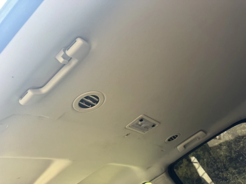 2009 Chevrolet Suburban 10th Gen - Image 12 of 31