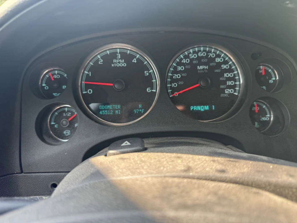 2009 Chevrolet Suburban 10th Gen - Image 2 of 31