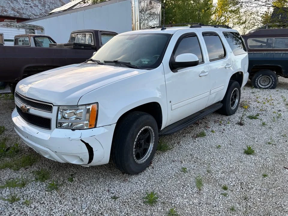 2009 Chevrolet Tahoe 3rd Gen - Image 2 of 4