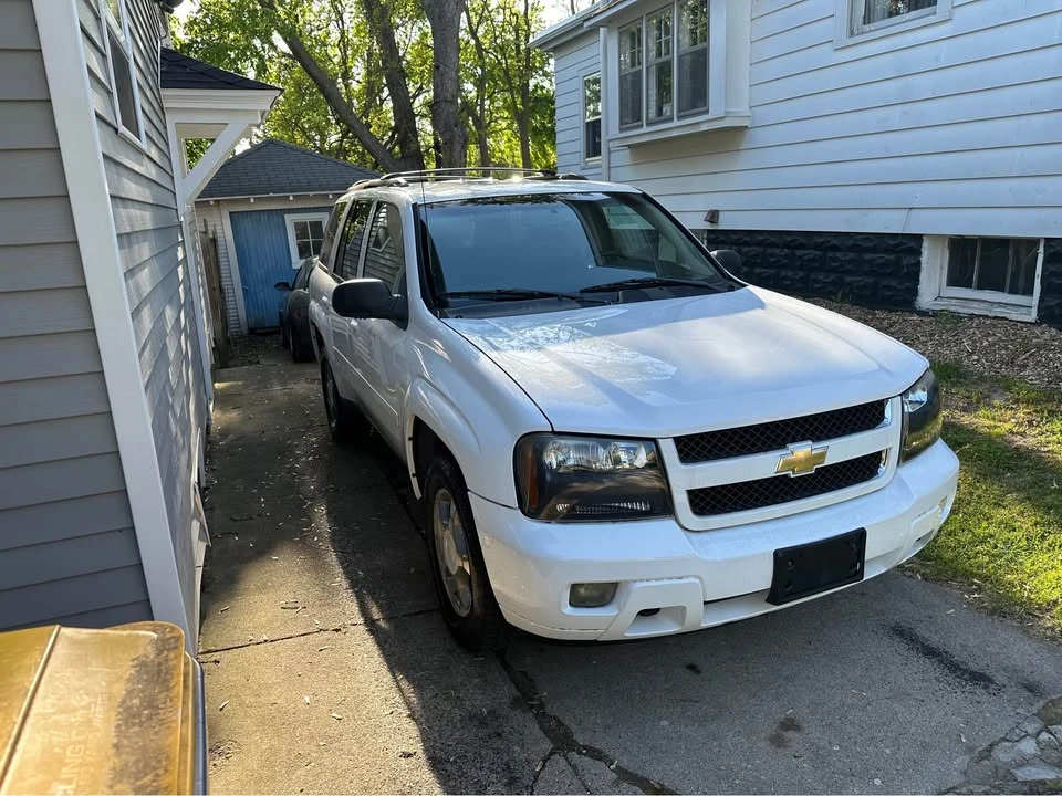 2009 Chevrolet Trailblazer - Image 3 of 10