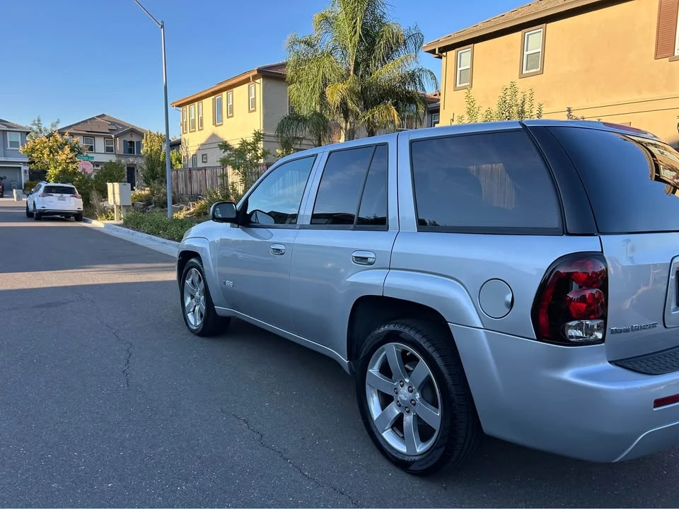2009 Chevrolet Trailblazer - Image 2 of 15