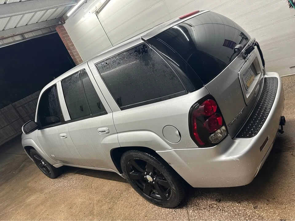 2009 Chevrolet Trailblazer - Image 2 of 6