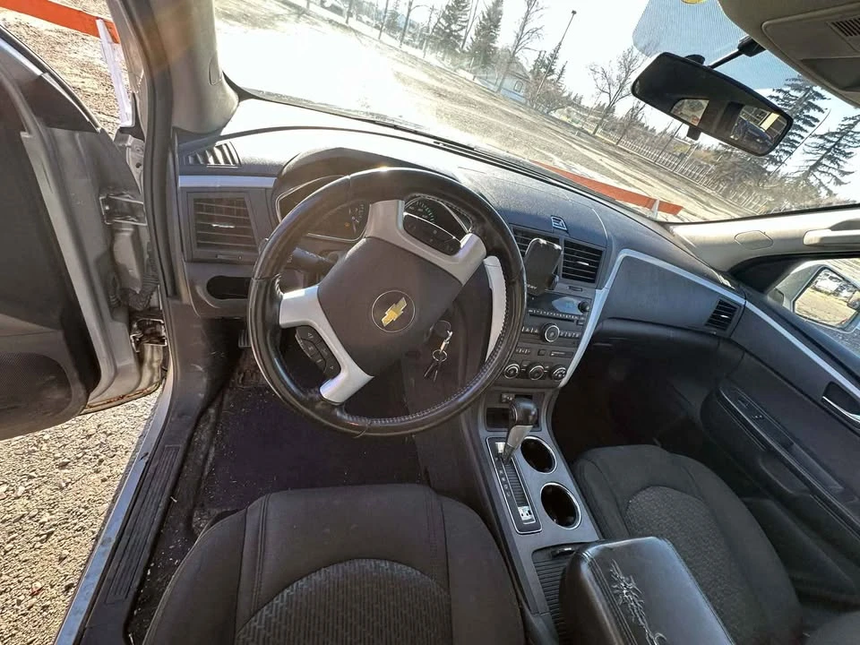 2009 Chevrolet Traverse - Image 16 of 19