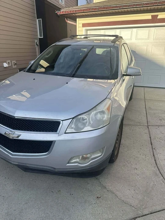 2009 Chevrolet Traverse - Image 2 of 19