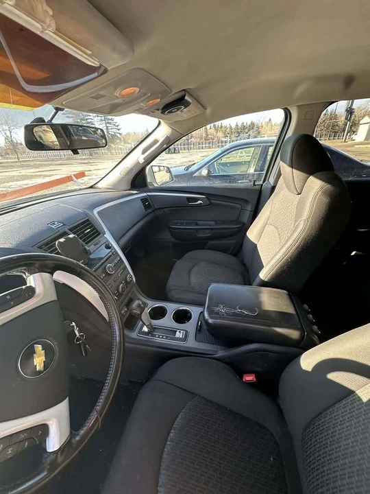 2009 Chevrolet Traverse - Image 11 of 19